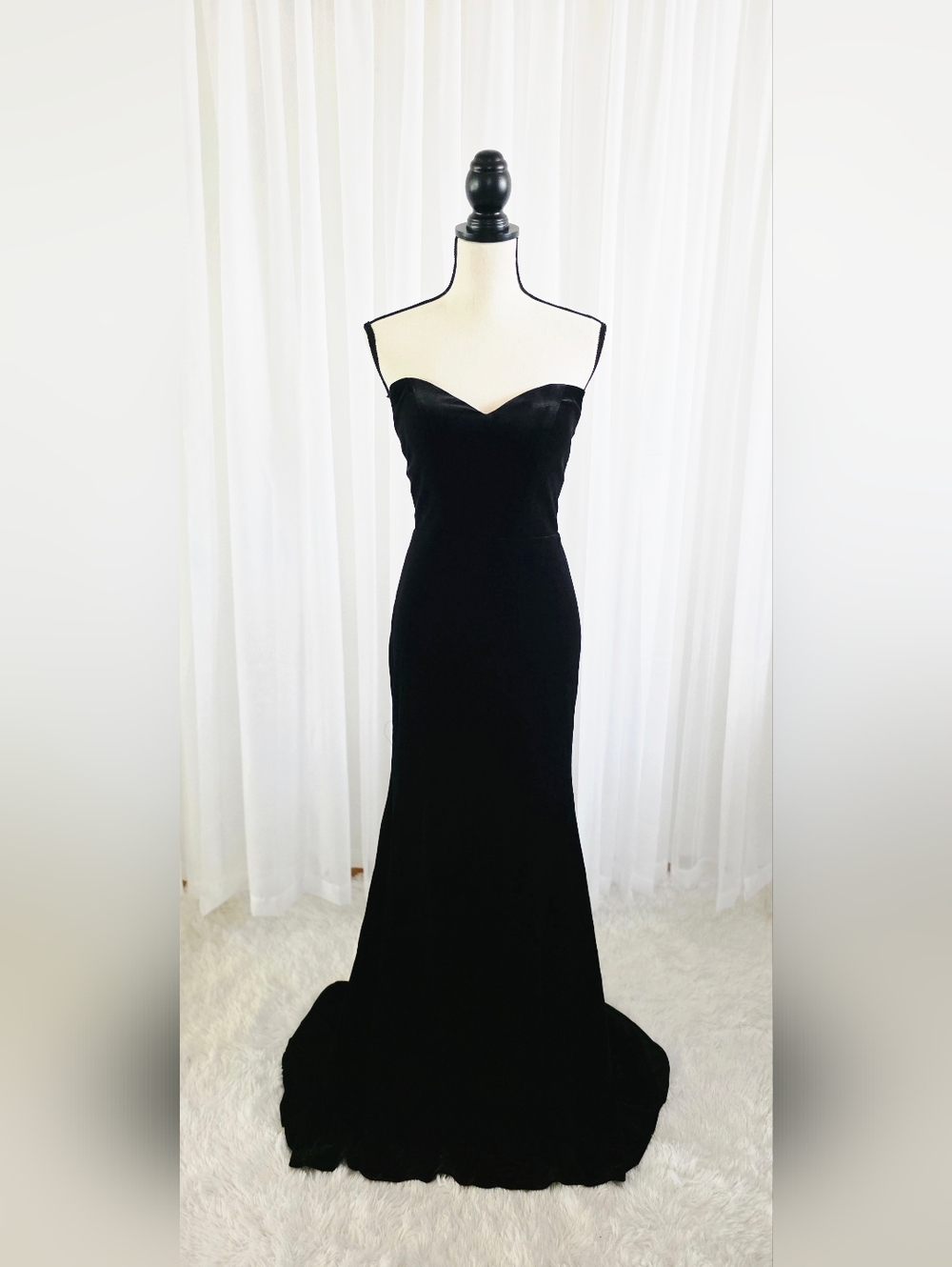 Elegant Black Strapless Evening Gown